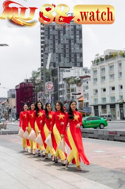 Những cô nàng MU88 trên trang phục áo dài đã tôn lên nét đẹp truyền thống Việt Nam